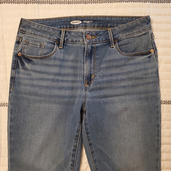 Old Navy Kicker Boot-cut Mid Rise Flare Jeans Size 8 Short - Picture 3 of 13